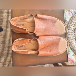 Born “Cove Modern Sandal”